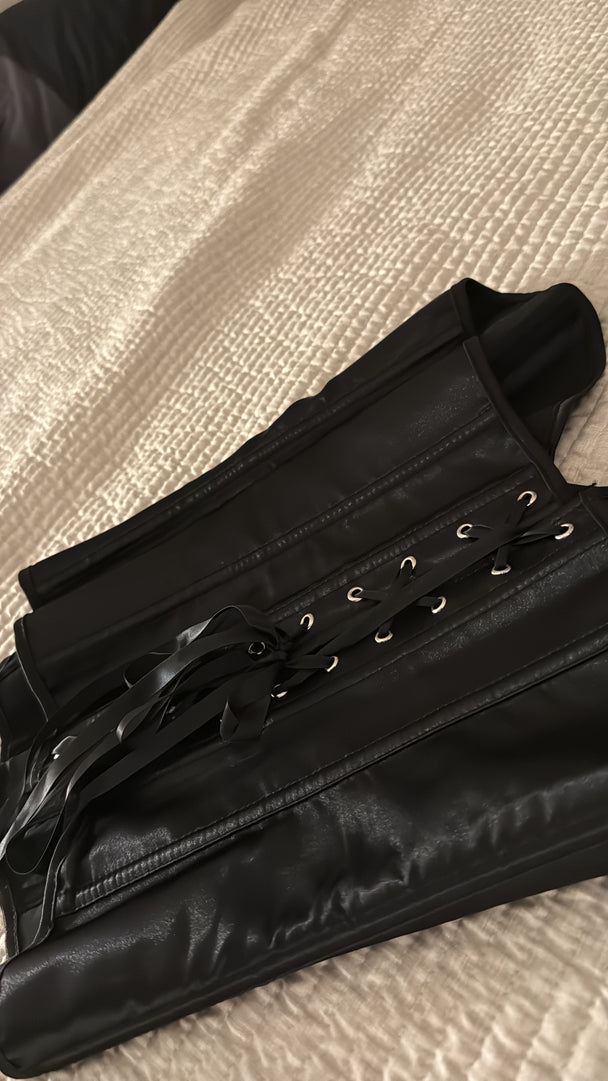 Black shine corset